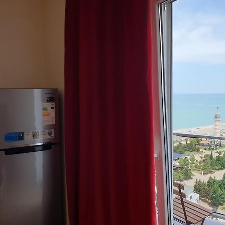 Holiday Premium Apartments บาทูมิ ภายนอก รูปภาพ