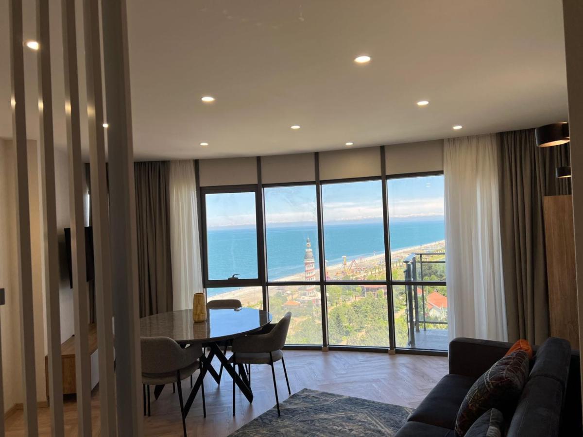 Holiday Premium Apartments บาทูมิ ภายนอก รูปภาพ
