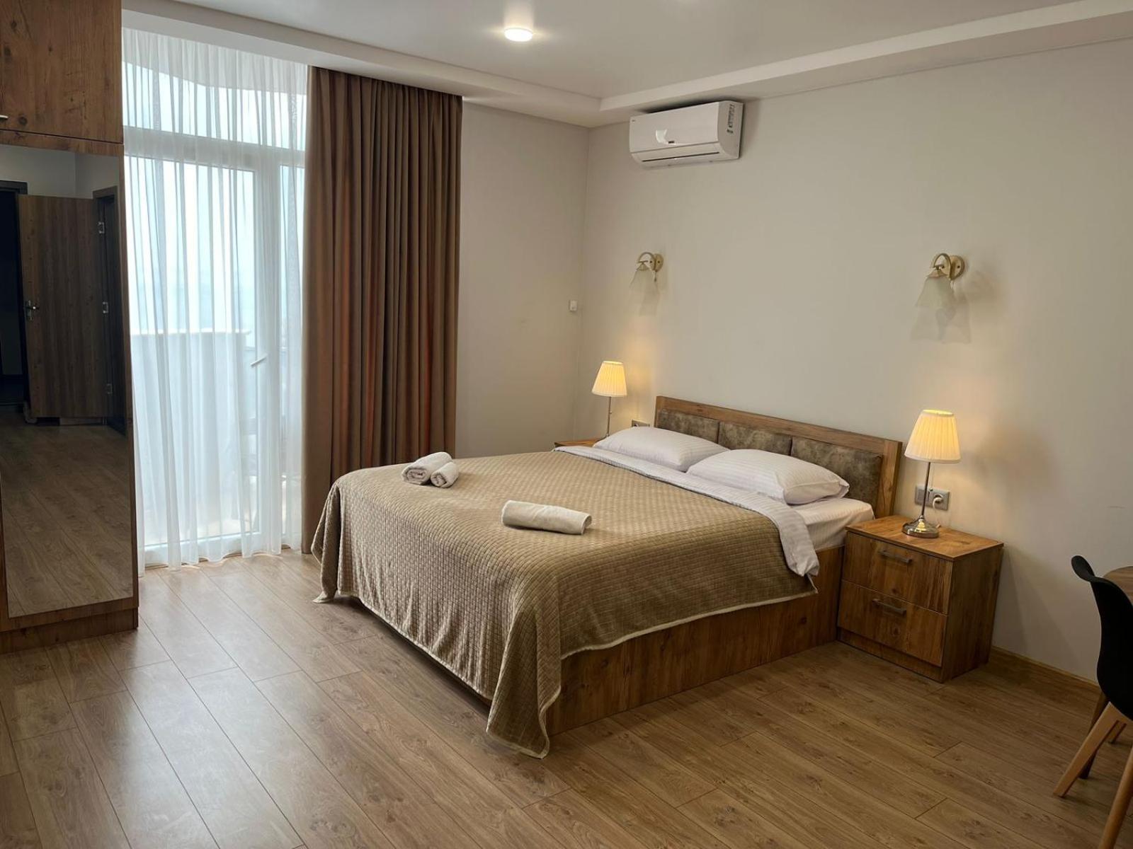 Holiday Premium Apartments บาทูมิ ภายนอก รูปภาพ