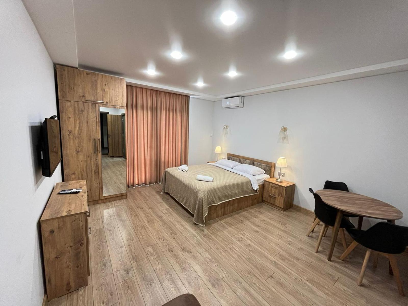 Holiday Premium Apartments บาทูมิ ภายนอก รูปภาพ