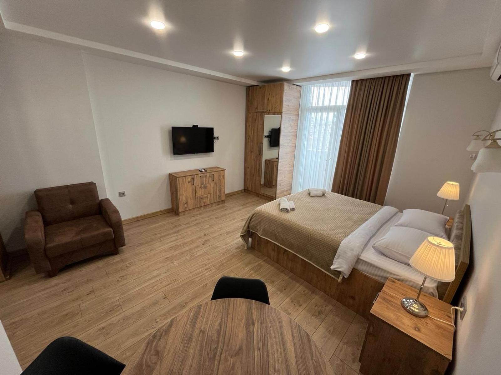 Holiday Premium Apartments บาทูมิ ภายนอก รูปภาพ