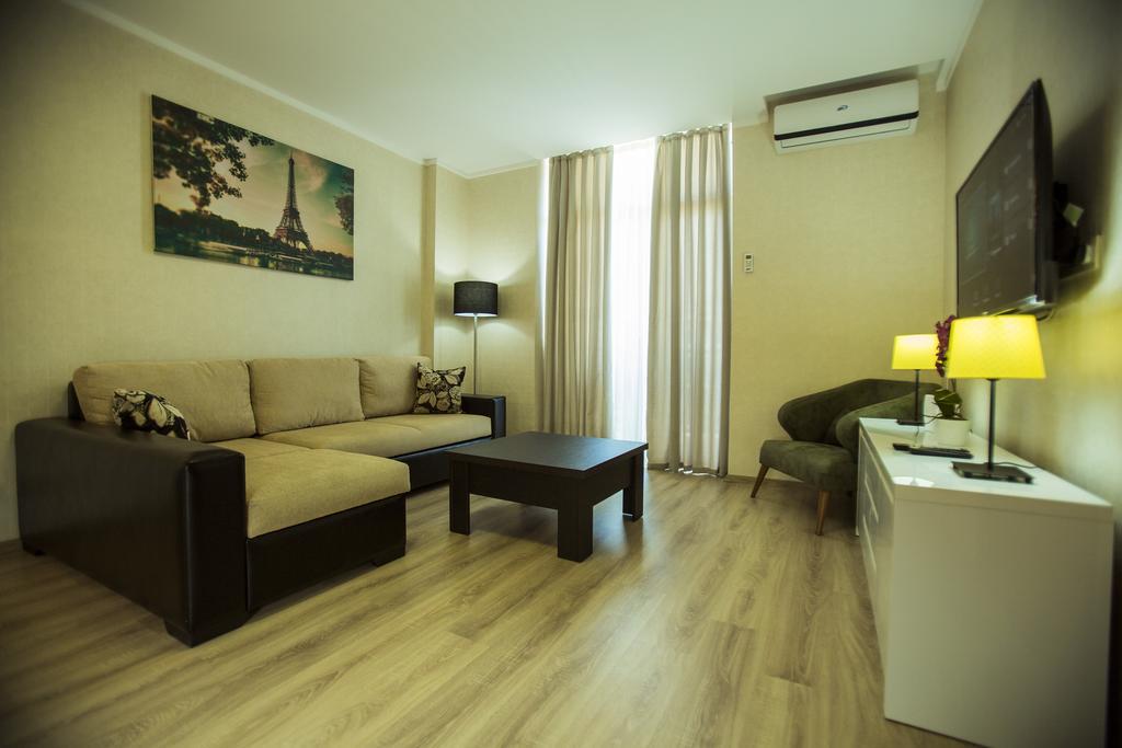 Holiday Premium Apartments บาทูมิ ภายนอก รูปภาพ