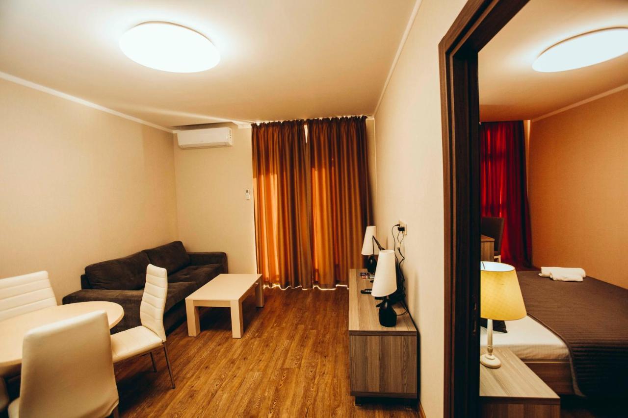 Holiday Premium Apartments บาทูมิ ภายนอก รูปภาพ